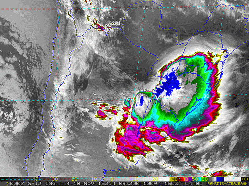 Imagem do satélite GOES 13/NOAA/EUA – Canal do Infravermelho + realce – dia 10/11/2015 – Hora local: 07:40– Sul do Brasil.