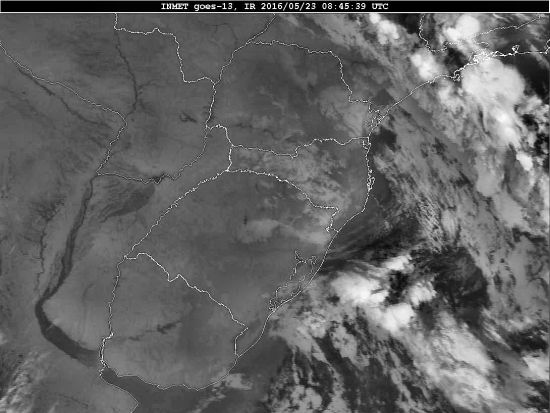 Imagem do satélite GOES 13/NOAA/EUA – Canal do Infravermelho – dia 23/05/2016 – Hora local: 05:45 – Sul do Brasil. Fonte: Instituto Nacional de Meteorologia (INMET) modificado por LabClima/UNIVALI.