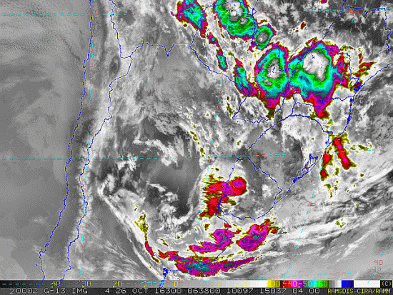 Imagem do satélite GOES 13/NOAA/EUA – Canal do Infravermelho + realce – dia 26/10/2016 – Hora local: 04:40 – Sul do Brasil. Fonte: RAMSDIS Online - Central and South America and the Caribbean, Cooperative Institute for Research in the Atmospere, Colorado State University, EUA, modificado por LabClima/UNIVALI.