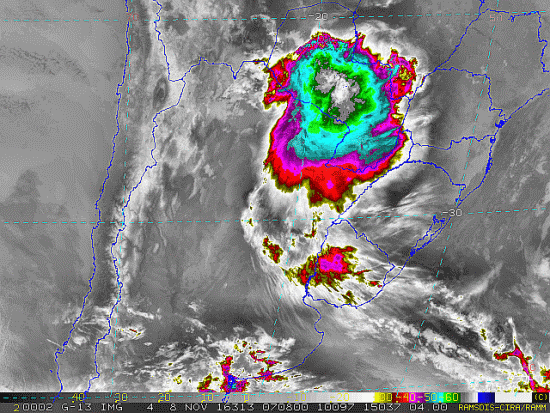 Imagem do satélite GOES 13/NOAA/EUA – Canal do Infravermelho + realce – dia 08/11/2016 – Hora local: 05:10 – Sul do Brasil. Fonte: RAMSDIS Online - Central and South America and the Caribbean, Cooperative Institute for Research in the Atmospere, Colorado State University, EUA, modificado por LabClima/UNIVALI.