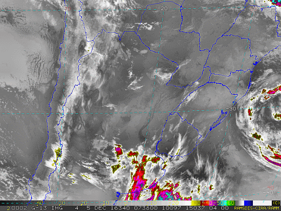 Imagem do satélite GOES 13/NOAA/EUA – Canal do Infravermelho + realce – dia 05/12/2016 – Hora local: 05:40 – Sul do Brasil. Fonte: RAMSDIS Online - Central and South America and the Caribbean, Cooperative Institute for Research in the Atmospere, Colorado State University, EUA, modificado por LabClima/UNIVALI.